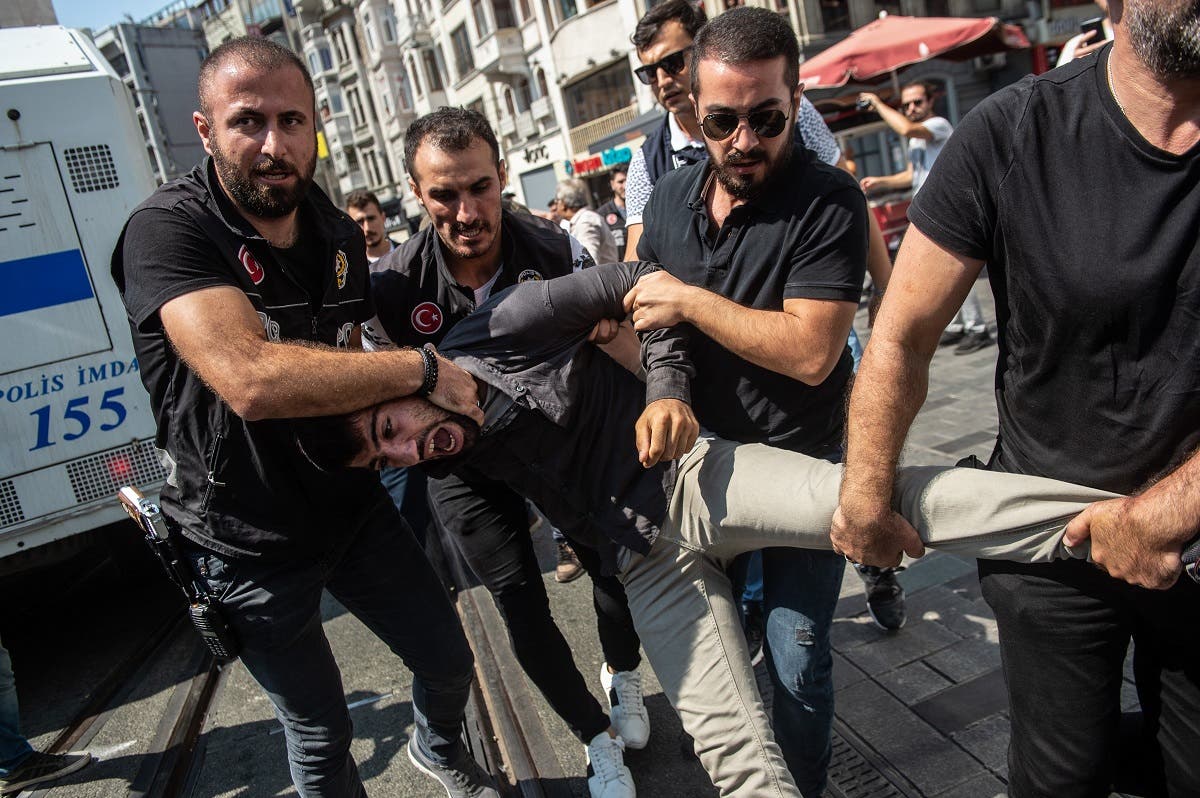 Turkey riot police Mothers protest 2 (AFP)