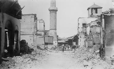صورة لجانب من الخراب الذي طال مناطق الأرمن وقد اتهم الجيش العثماني بإستخدام البرج العالي لإستهداف الأرمن اثناء المذبحة