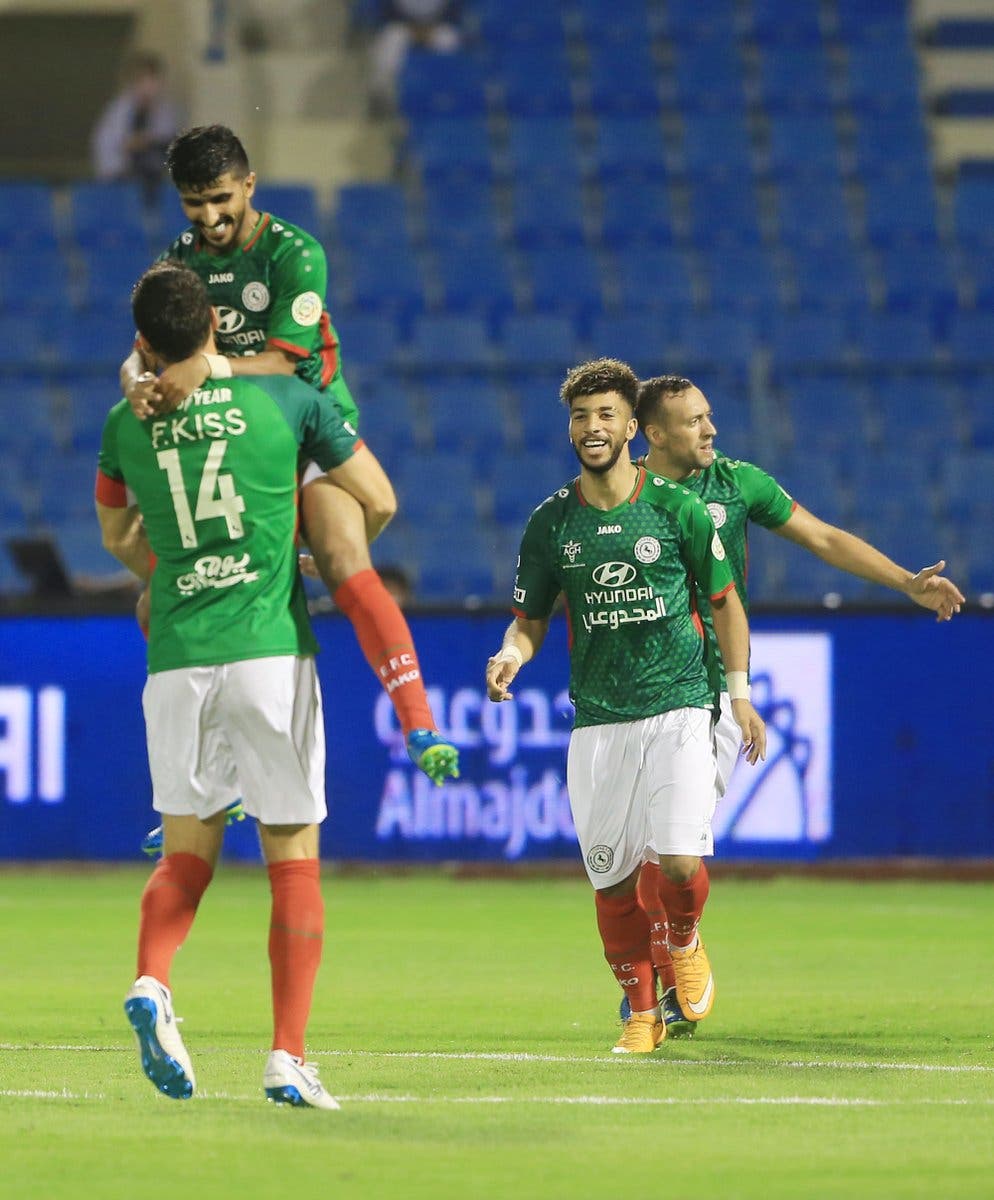 الكويكبي والعبود في المباراة الأخيرة أمام الرائد