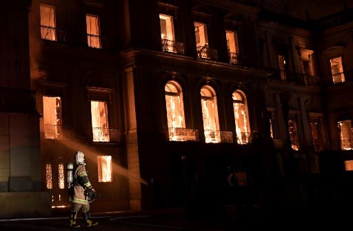 حريق ضخم يلتهم متحف ريو دي جانيرو الشهير 5ee92080-2074-4117-86c0-904d736b8227