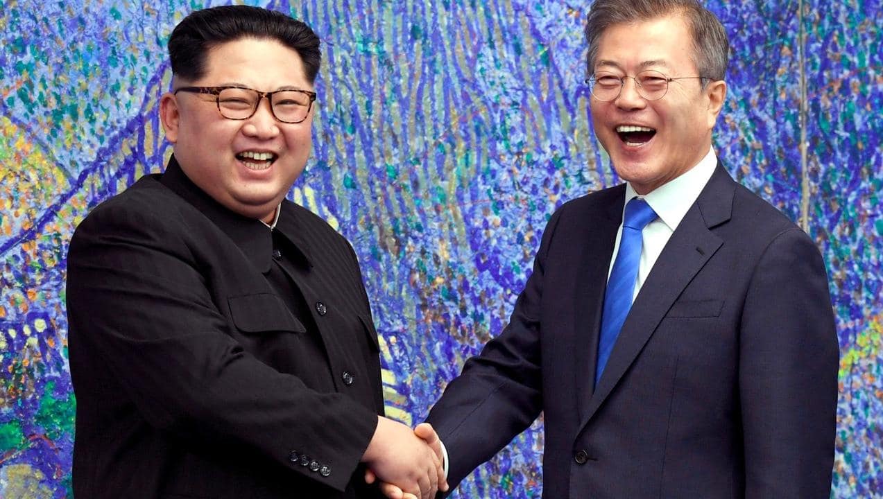 رئيس كوريا الجنوبية مون جيه-إن وزعيم كوريا الشمالية كيم جونج في بيونغ يانغ