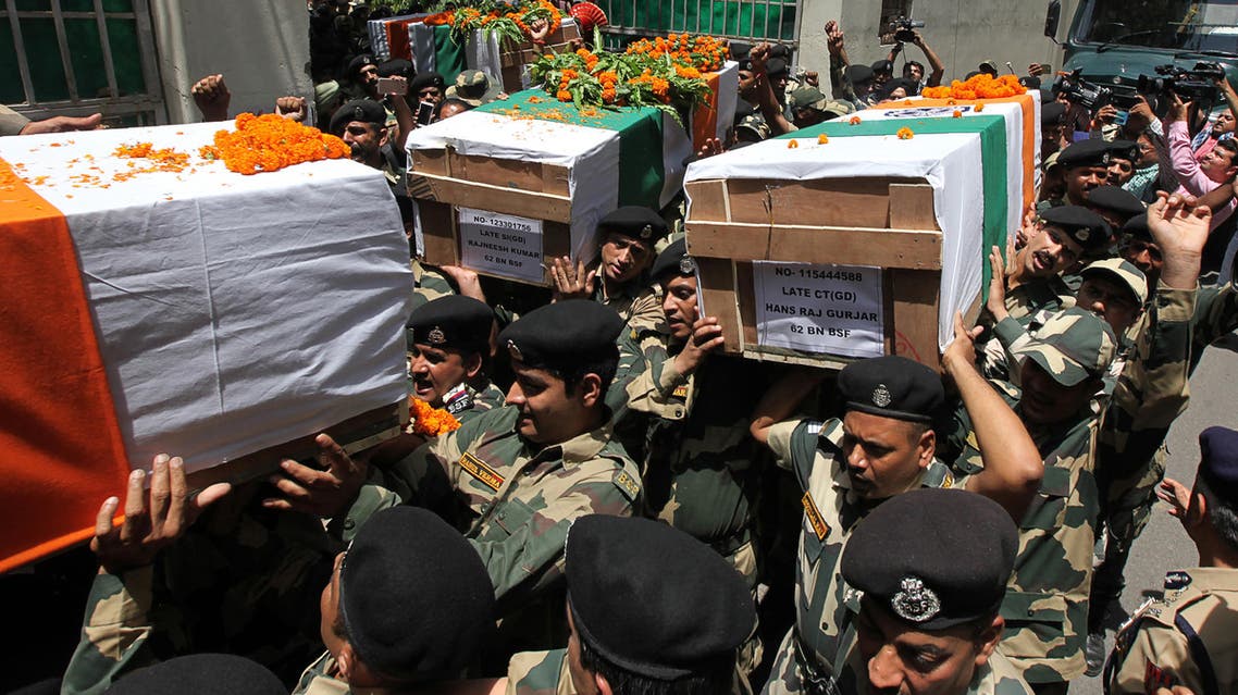 lice Indian police officers carry a coffins of colleagues in Srinagar on August 12, 2018 AFP