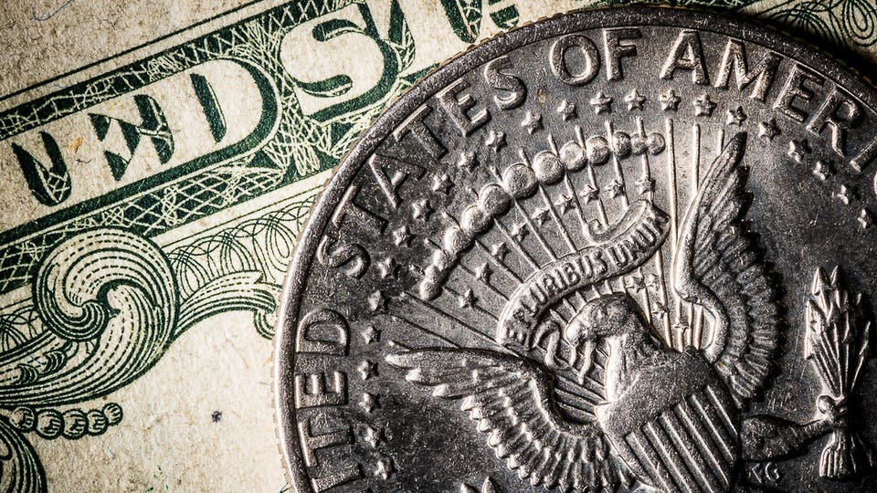 الدولار يتراجع مع اتساع نطاق الحرب التجارية