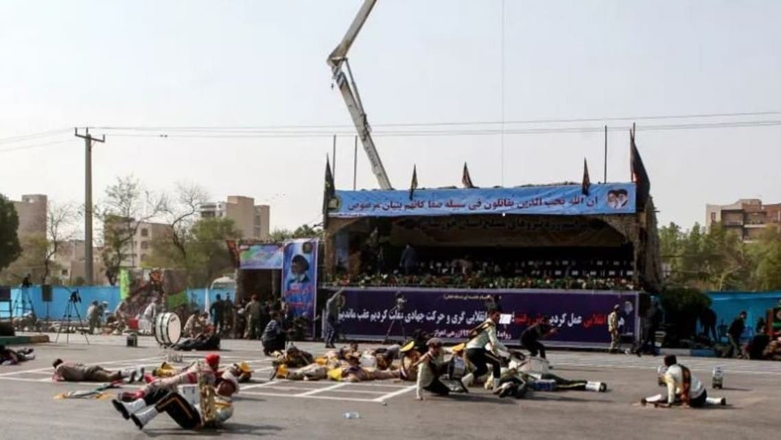المنصة التي تم من خلفها الهجوم على العرض العسكري