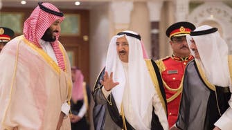 ولي العهد السعودي يؤكد على تعزيز العلاقات مع الكويت