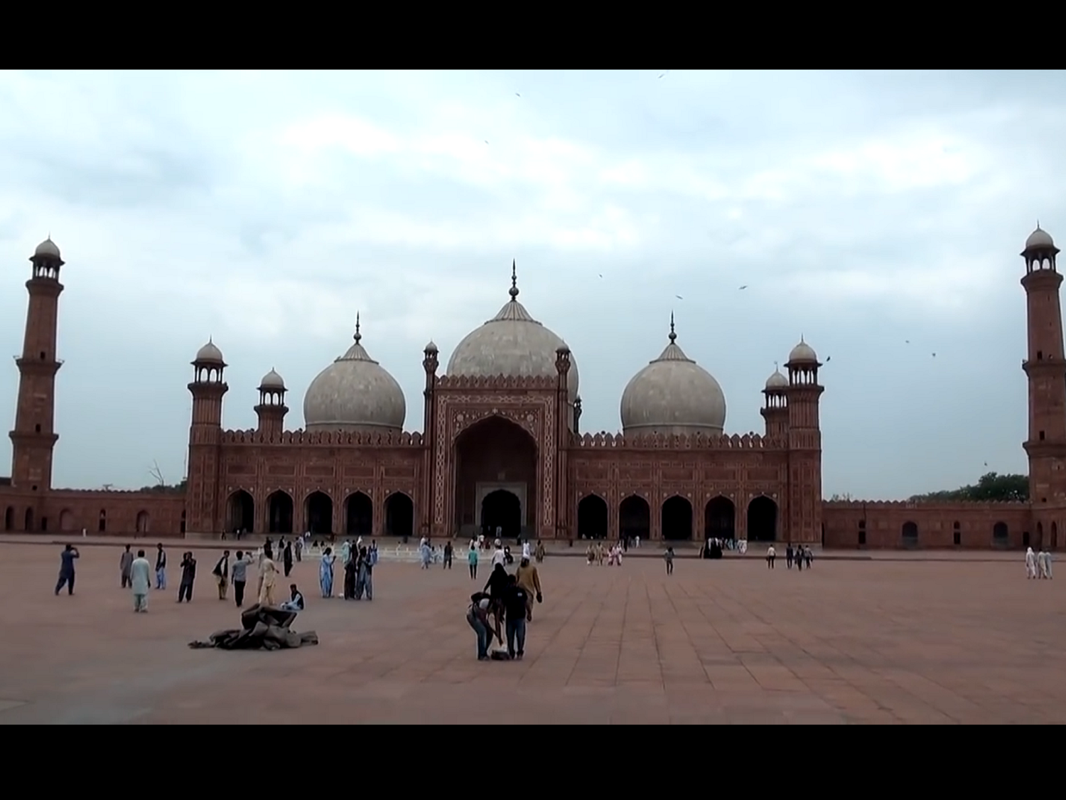 Apparently, thieves picked up the sacred relic from a glass case inside the Pakistan’s Badshahi Mosque, which was built in 1673 during the Moghul period. (Supplied)