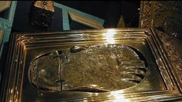 Thieves picked up the sacred relic from a glass case inside the Pakistan’s Badshahi Mosque 16 years ago. (Supplied)