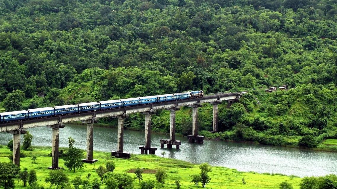 Mandovi Express crossing Shastri Bridge near Sangameshwar Railway Station in India’s Maharashtra state. (Supplied)