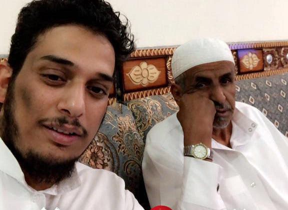 عبدالإله مع والده