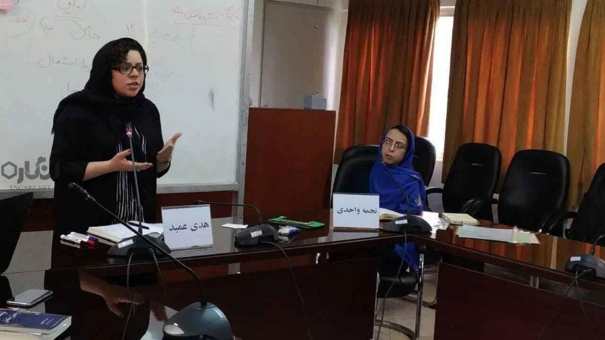 نجمة واحدي وهدى عميد في إحدى الورشات
