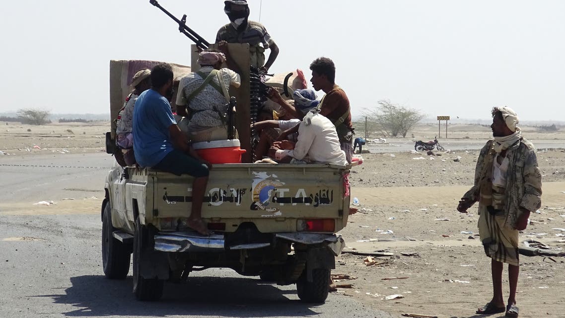 Yemeni pro-government forces gather in a street on the eastern outskirts of Hodeida as they continue to battle for the control of the city from Huthi rebels on November 13, 2018. Diplomatic efforts to end fighting in Yemen's Hodeida intensified today, as Britain said the Saudi-led coalition had agreed to the evacuation of wounded rebels from the country ahead of proposed peace talks in Sweden.