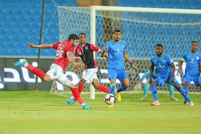مباراة سابقة بين الفتح والرائد