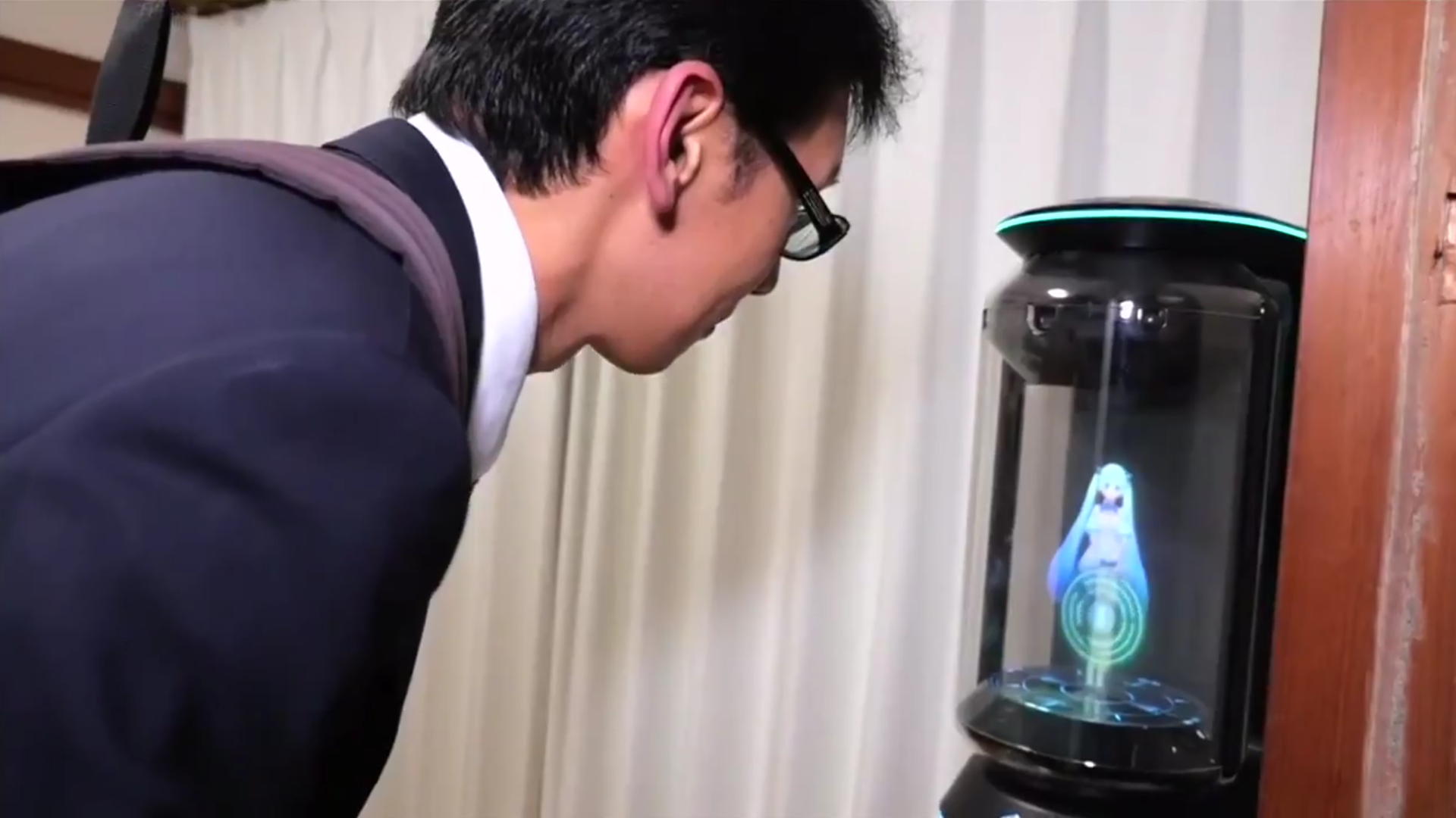 japanese man marries virtual character (Reuters)