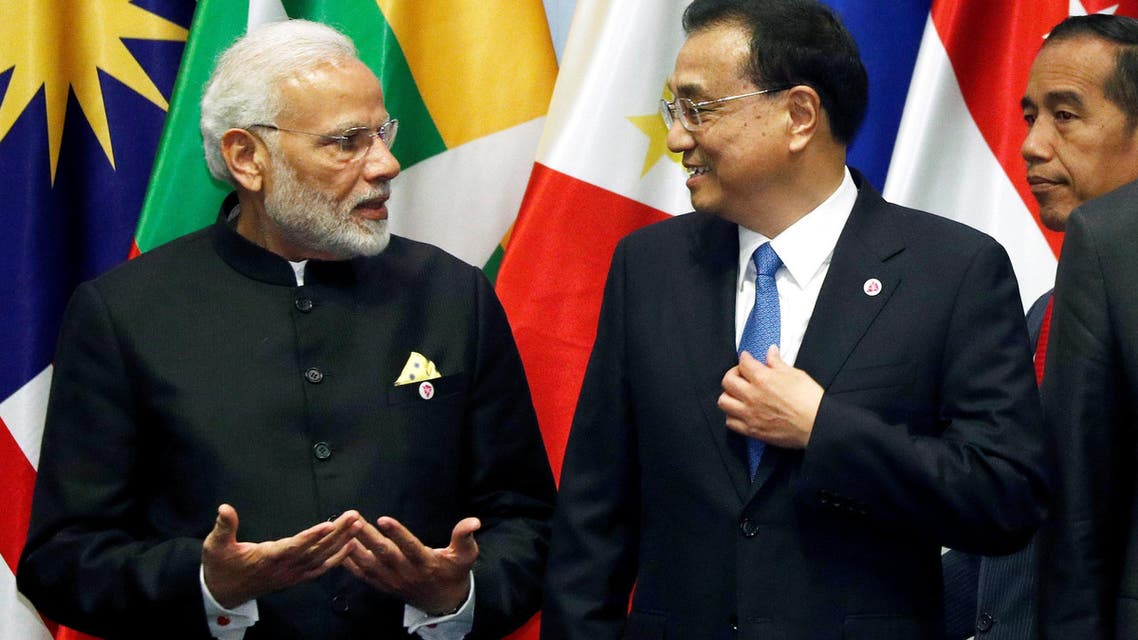 Prime Minister Modi with China’s Premier Li Keqiang in Singapore ON November 14, 2018. (Reuters)