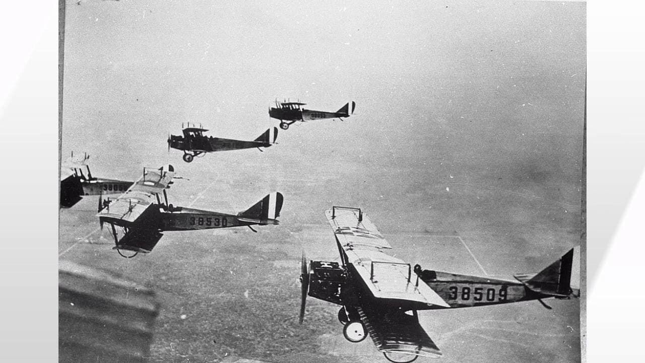 صورة لعدد من الطائرات الحربية خلال الحرب العالمية الأولى