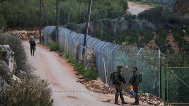 عناصر من الجيش الإسرائيلي على الحدود مع لبنان