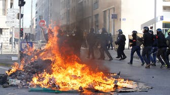احتجاجات فرنسا تؤجل مباراة مارسيليا وسانت إيتيان