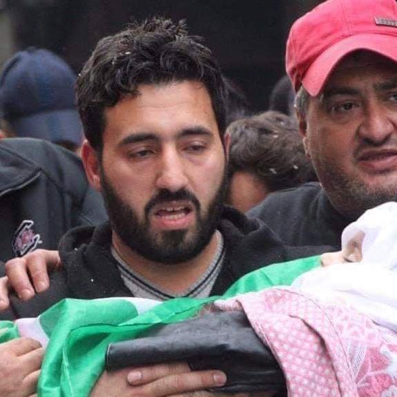 قبلة موت أخيرة في لبنان.. جثة طفل في مستشفى وأم تنتحب