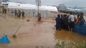 شاهد السيول تغرق خيم النازحين في إدلب