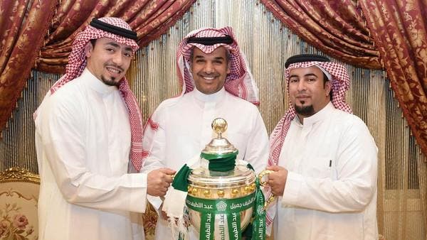 النفيعي بين الزويهري وبترجي في عام 2016