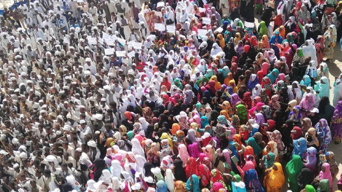 Crowds of supporters of the Sudanese President gather in Sudan's easten city of Kassala on January 7, 2019. (File Photo: AFP)