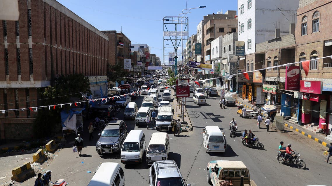 A picture taken on November 13, 2018 in Yemen's third city Taez shows traffic in one of the main avenues in the southwestern city. The United Nations' aid chief called for a ceasefire around Yemen's city of Hodeida, where pro-government forces are battling Huthi rebels for control of the Red Sea port.