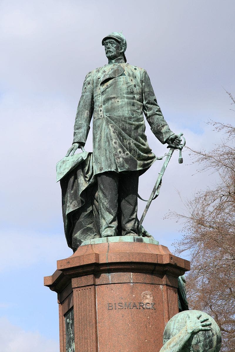 صورة تمثال لبسمارك بالعاصمة الألمانية برلين