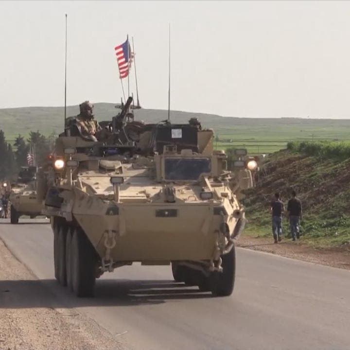 لأول مرة.. القوات الأميركية تقترب من حاجز للنظام السوري بالحسكة
