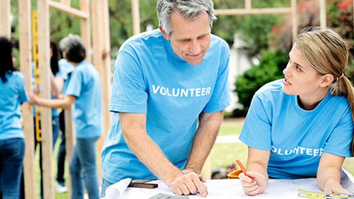493ss_getty_rf_photo_of_volunteer_group