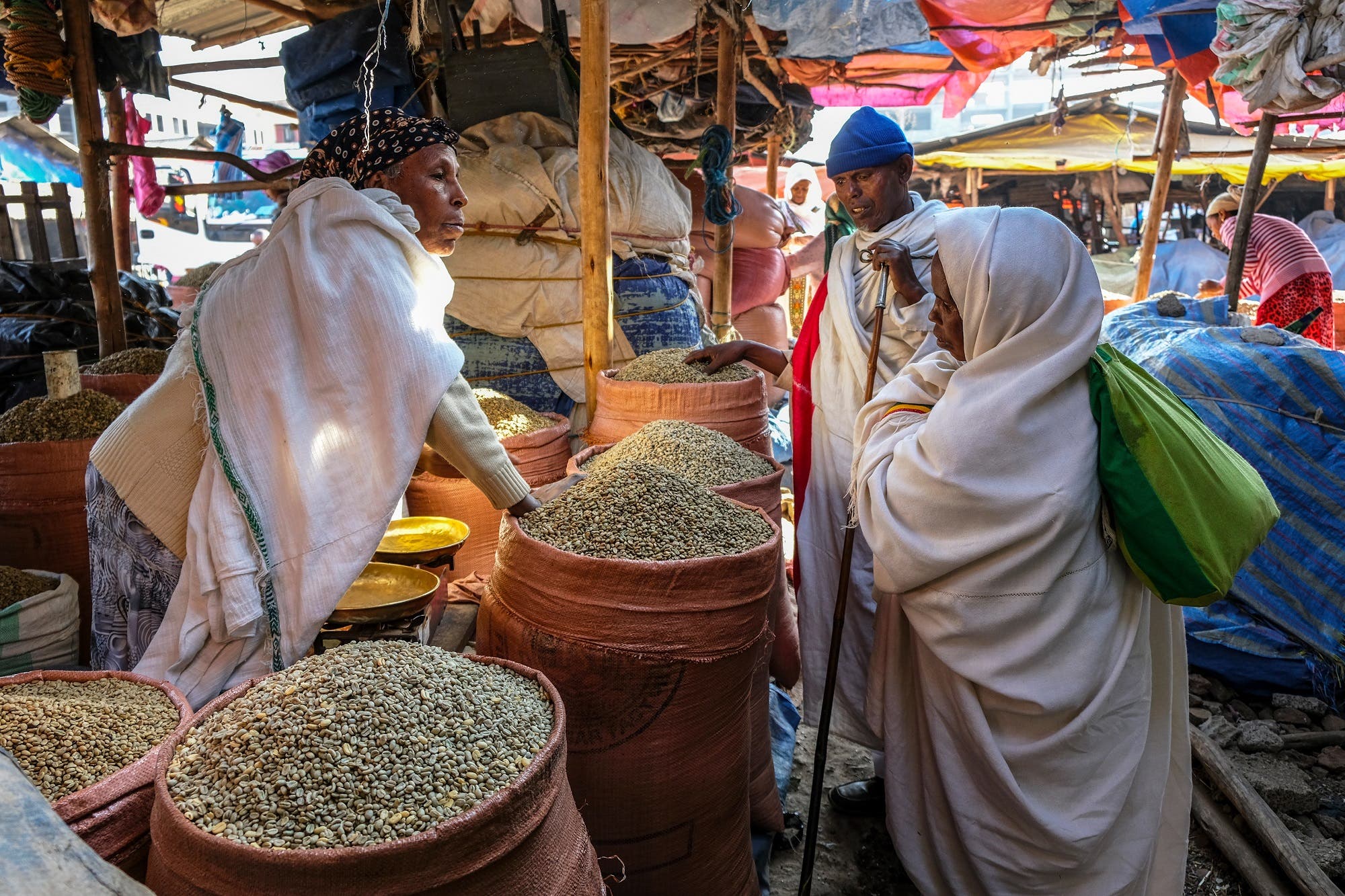 Ethiopian woman sells coffee beans. (File photo: Shutterstock)