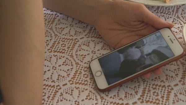 متشددون بإيران يطالبون بمواجهة "انحلال" مواقع التواصل