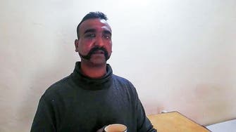 گرفتار بھارتی پائلٹ رہائی کے بعد واہگہ کے راستے ہندوستان پہنچ گئے