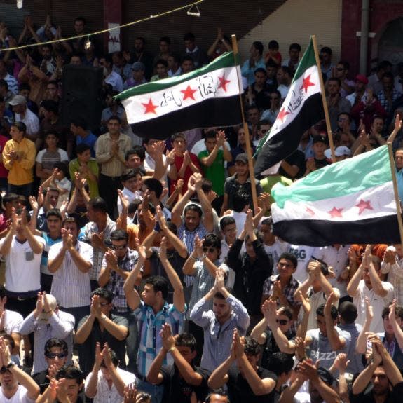 جنوب سوريا.. مظاهرات مناوئة للأسد وحزب الله وإيران