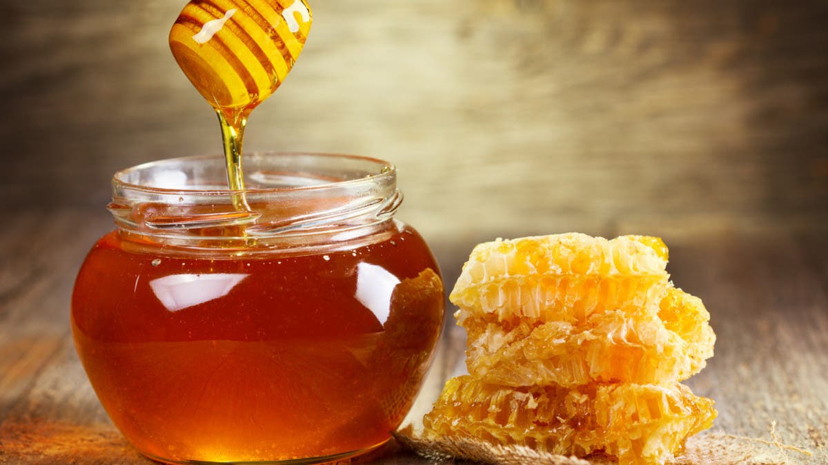 حقائق موثقة علمياً.. العسل قبل النوم لإنقاص الوزن
