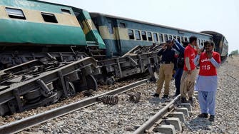 Bomb targeting train kills four in SW Pakistan