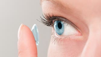 عدسات لاصقة تراقب ضغط دم العين لتشخيص الغلوكوما