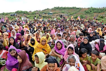 لاجئات من الروهينغا في مخيم داخل بنغلاديش