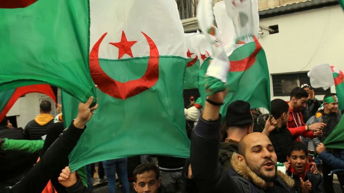 الأزمة السياسية تضغط على اقتصاد الجزائر