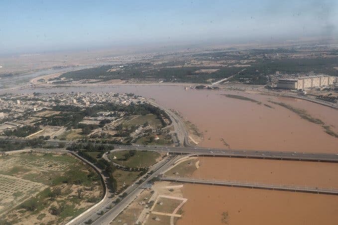المياه تغمر نهر كارون في الأحواز وتهدد بفيضان يجتاح الإقليم