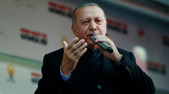 ذي إيكونوميست: أردوغان يهاجم تجار الخضراوات ليشتت الناخبين بعيداً عن الاقتصاد