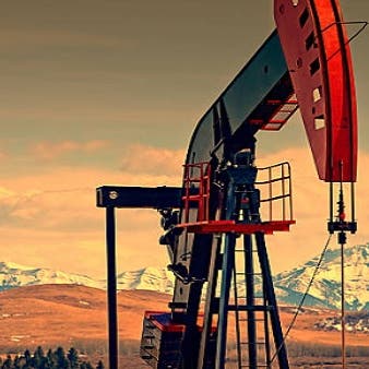 النفط يهوي للأسبوع الخامس على التوالي رغم جهود التحفيز