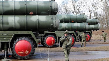 Russian servicemen stand next to a new S-400 Triumph surface-to-air missile system after its deployment at a military base near Kaliningrad, Russia. (File Photo: Reuters)