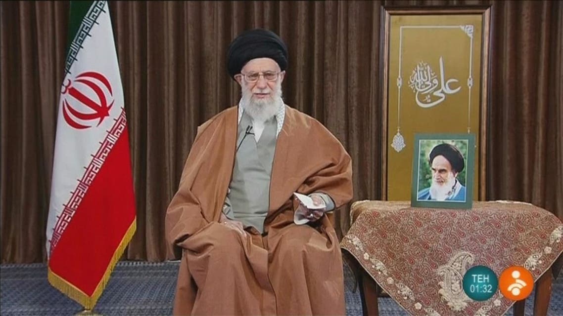 خامنئي يطالب العراق بضمان خروج القوات الأميركية