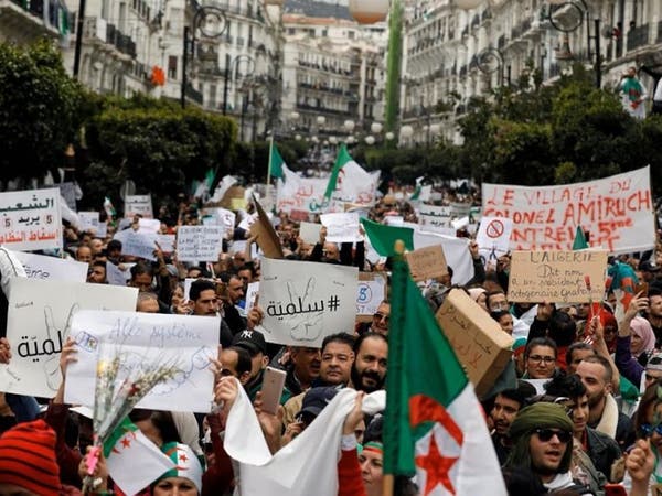 الجزائر.. قوى الحراك الطلابية تدعو لإضراب مفتوح