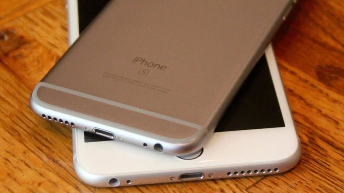 iphone-6s-6splus-headphpne-jack-100793064-large
