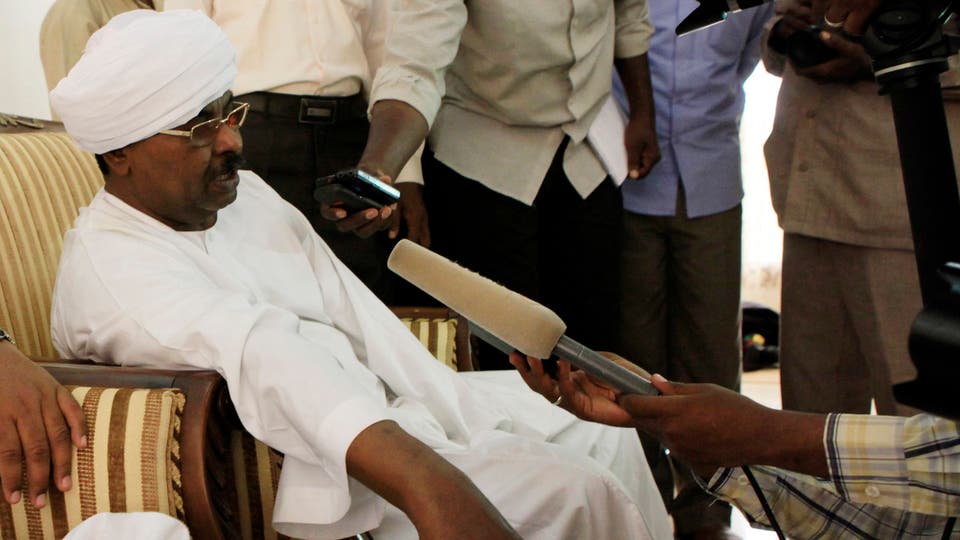 السودان.. حراسة قوش تمنع القبض عليه