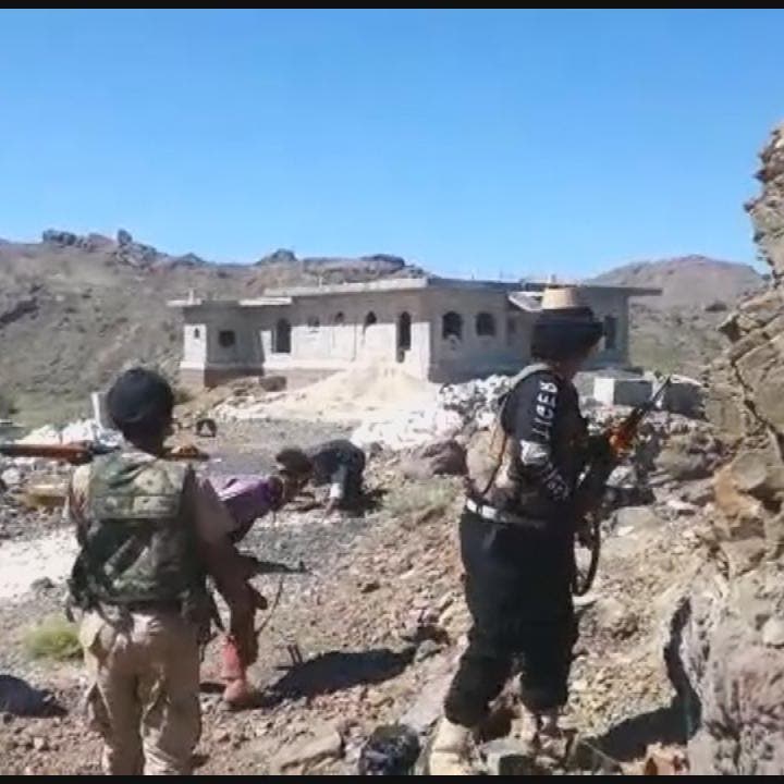 الجيش اليمني يأسر 20 حوثياً في العود بينهم قيادي