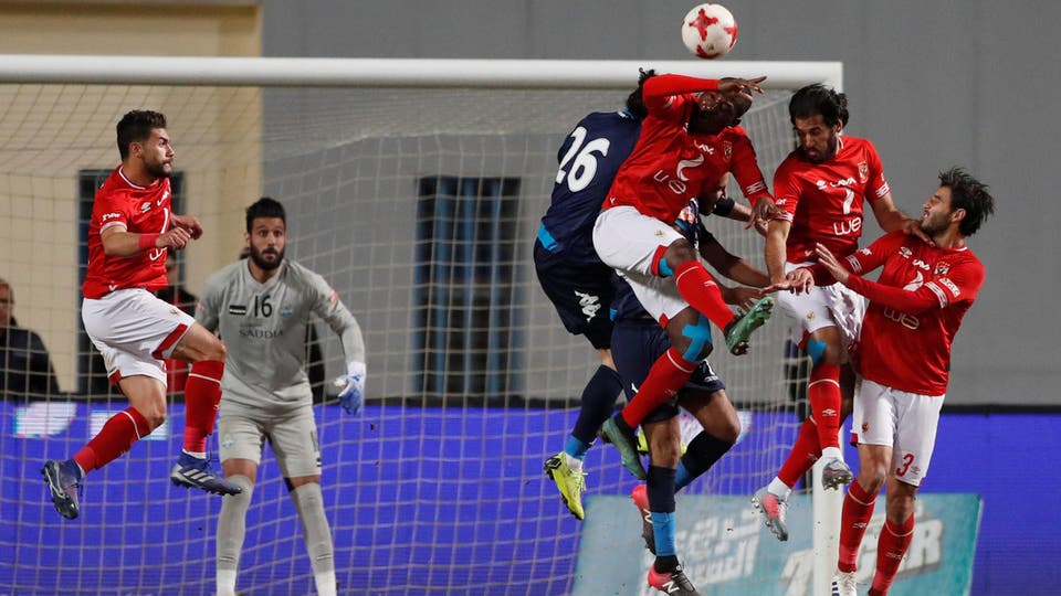 بيراميدز يهزم الأهلي ويبقي الزمالك في صدارة الدوري