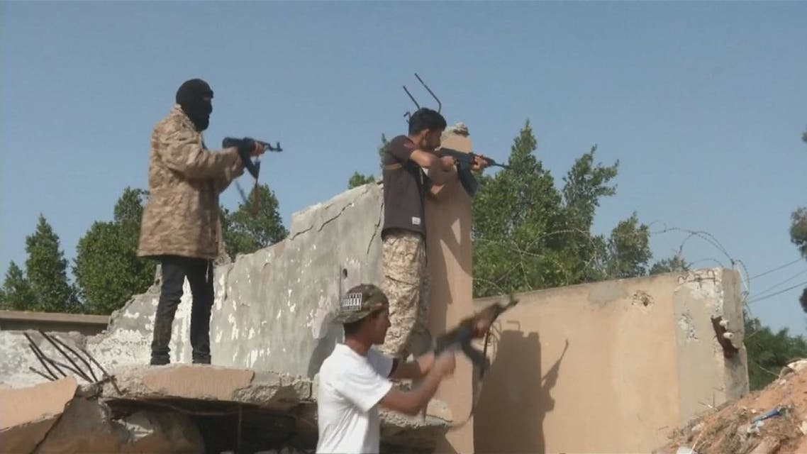 ليبيا.. اشتباكات عنيفة في ضواحي طرابلس