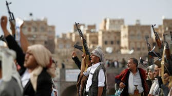 "الحوثي" تواصل انتهاكاتها.. نهب المال وابتزاز المواطنين